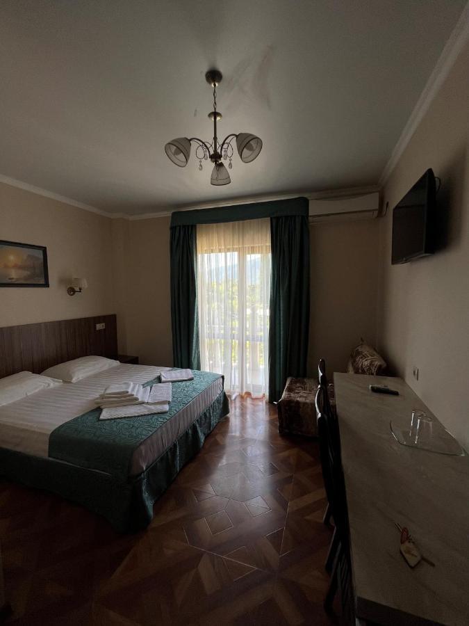 Guest House Ritsa Гагра Екстер'єр фото